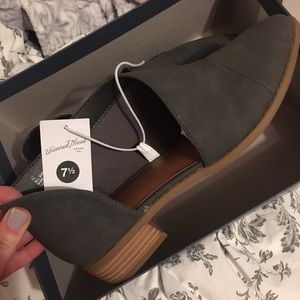 Universal Thread Grey Wenda Wrap Flats, Size 7.5